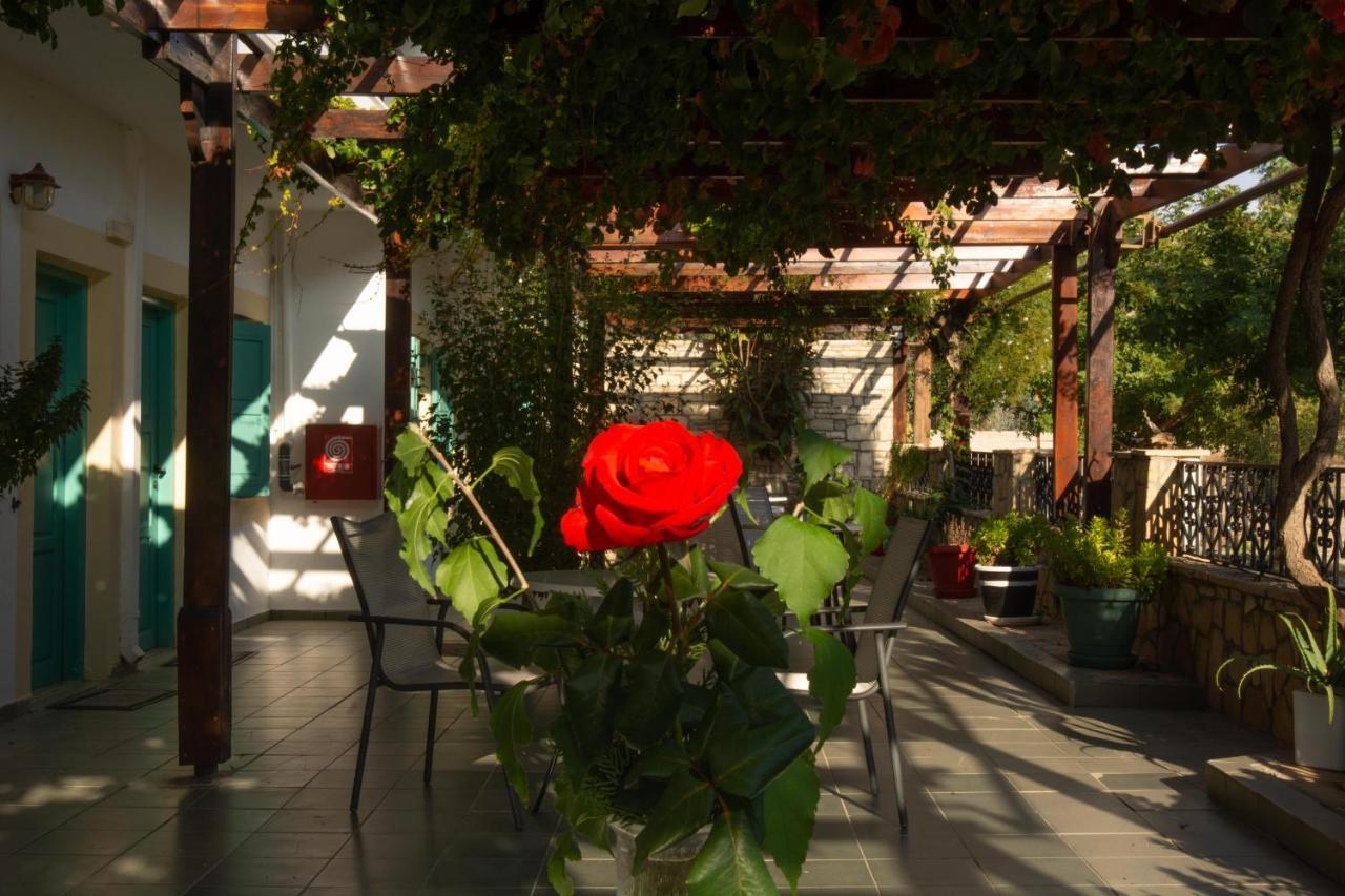 Dimitris Villa Hotel Matala Eksteriør bilde